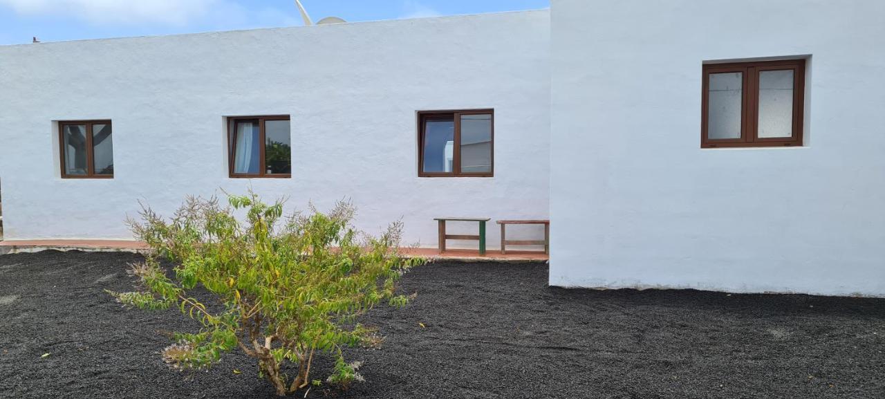 Tinguaton Casa Rural Yeyo En El Crater Del Volcan מראה חיצוני תמונה